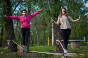 Slackline dans les espaces